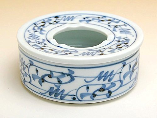 Amazon.co.jp: 【有田焼】唐草（小） 蓋付灰皿 : ファッション